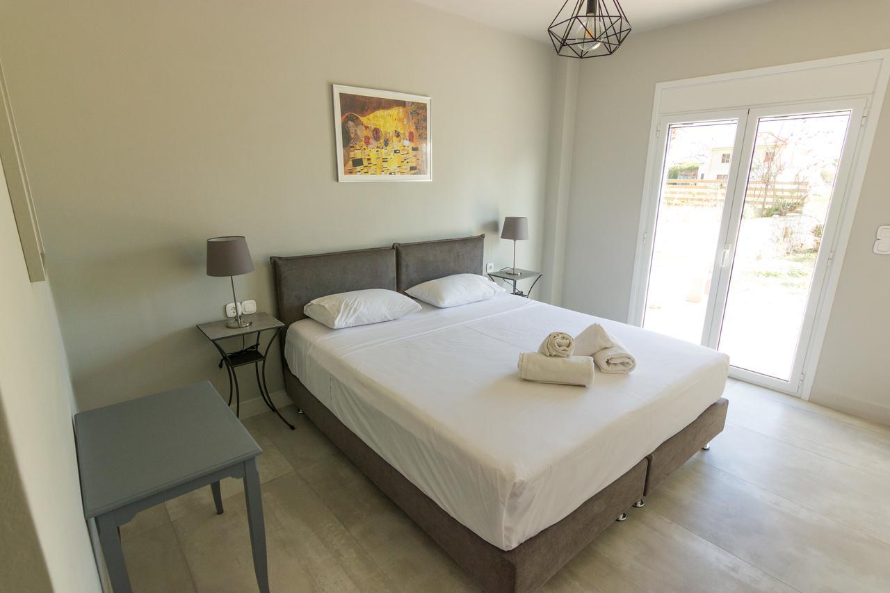 Amera - Troumpas Family Apartments Leonídion Dış mekan fotoğraf